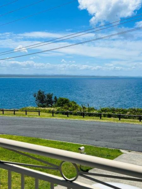 Bennett's Bliss - Soak in Breathtaking Ocean View